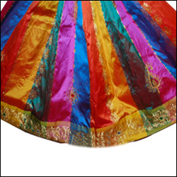 Click here for more on Designer Multicolour Pattu Parikini with contrast border SPP-28