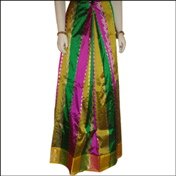 Click here for more on'Multicolor Pattu parikini NSS-48(unstitched)'