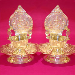 Click here for more on Two Silver Kamakshi Divyas