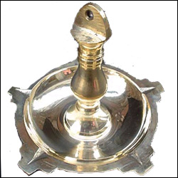 Click here for more on Oil Lamp - Brass Latkan
