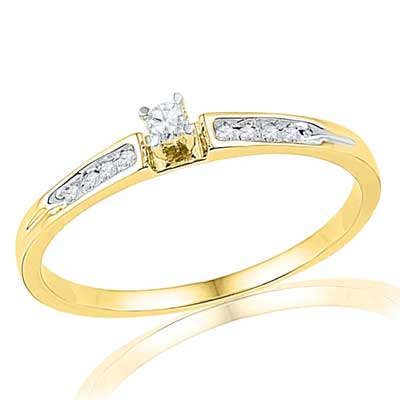 Click here for more on 18 Kt Gold Princess Diamond Finger Ring - RP016139
