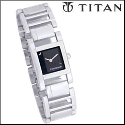Click here for more on'Titan Fastrack - S2405SM01'
